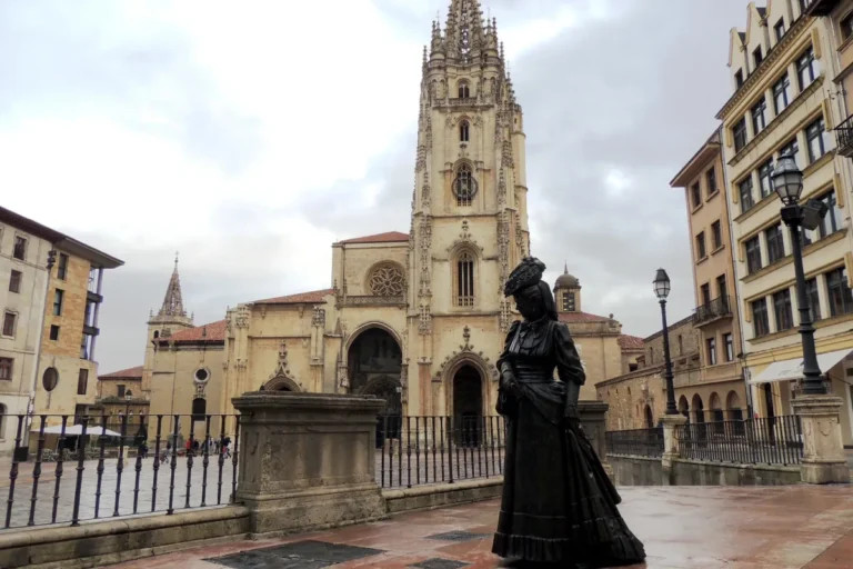 4034-Catedral de Oviedo by Jose Luis Cernadas Iglesias, CC BY 2.0